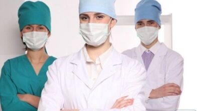 Los médicos dan recomendaciones a pacientes con osteocondrosis torácica.